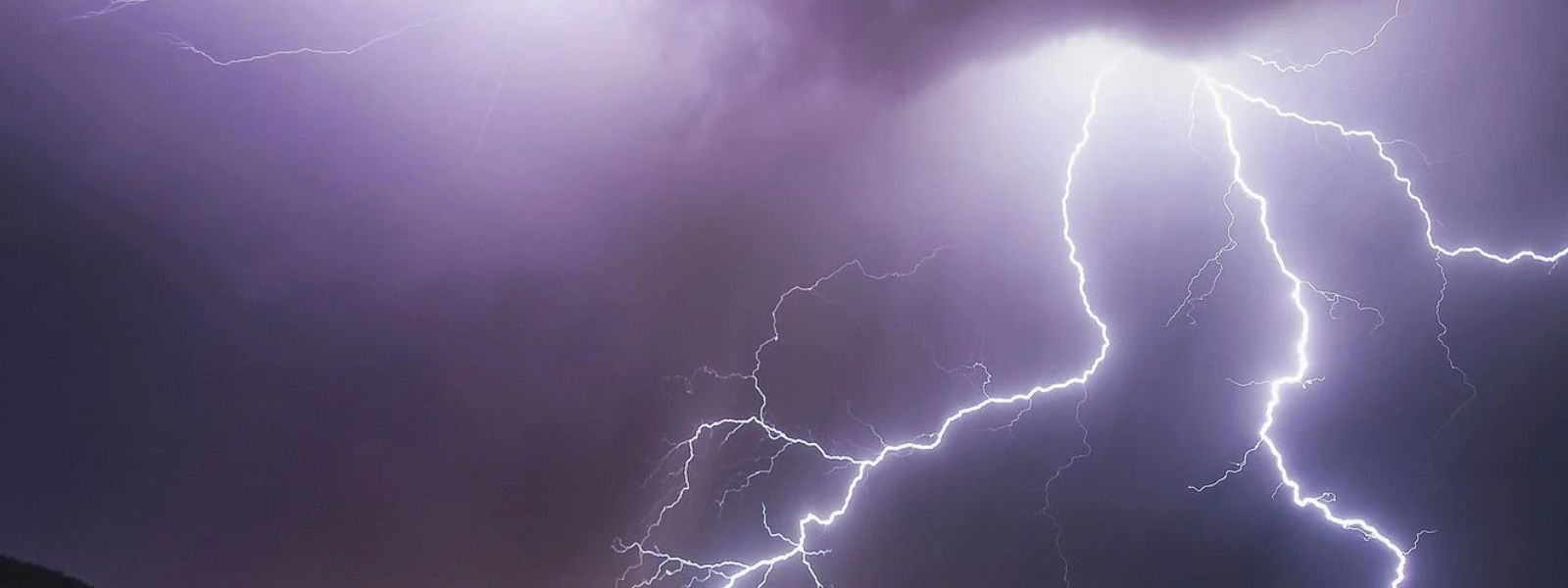 Strong Lightning Warnings Issued for Several Areas